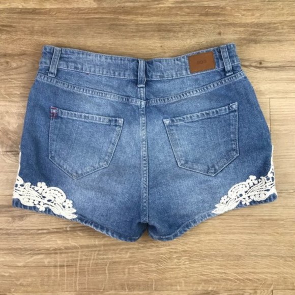 BDG Erin Hi Rise Shortie Jean Shorts 29 Lace Trim - Picture 2 of 8